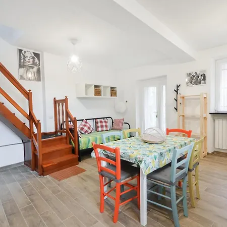 2 Bedroom Beautiful In Holiday home Recco